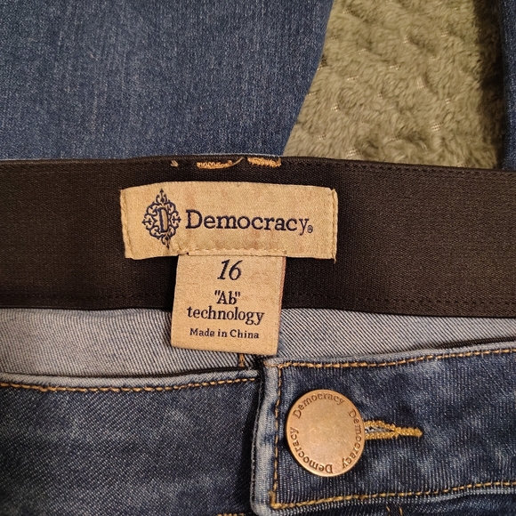 Democracy Brand Size 16 Jeans Dark Denim Cuffed Style Hems On Legs - Picture 2 of 3